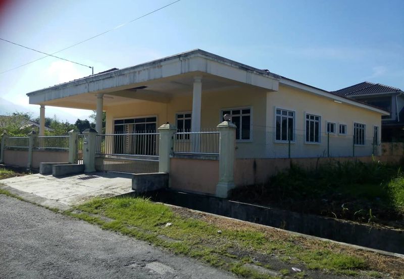 Bungalow Taman Impian Jalan Stesen Kamunting Taiping Perak