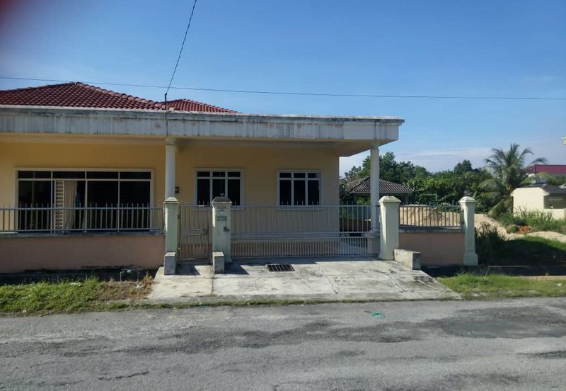 Bungalow Taman Impian Jalan Stesen Kamunting Taiping Perak
