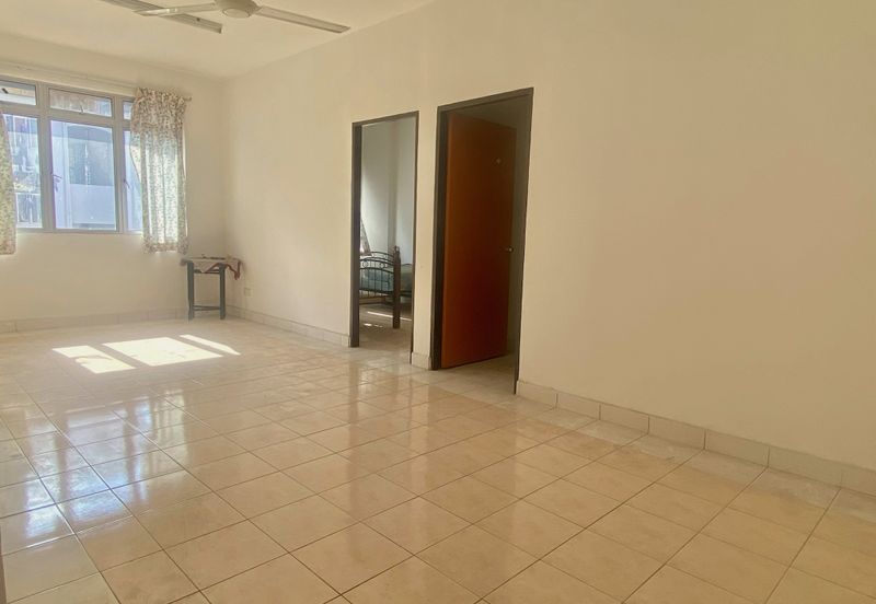 APARTMENT CAMELIA COURT (NILAI IMPIAN)