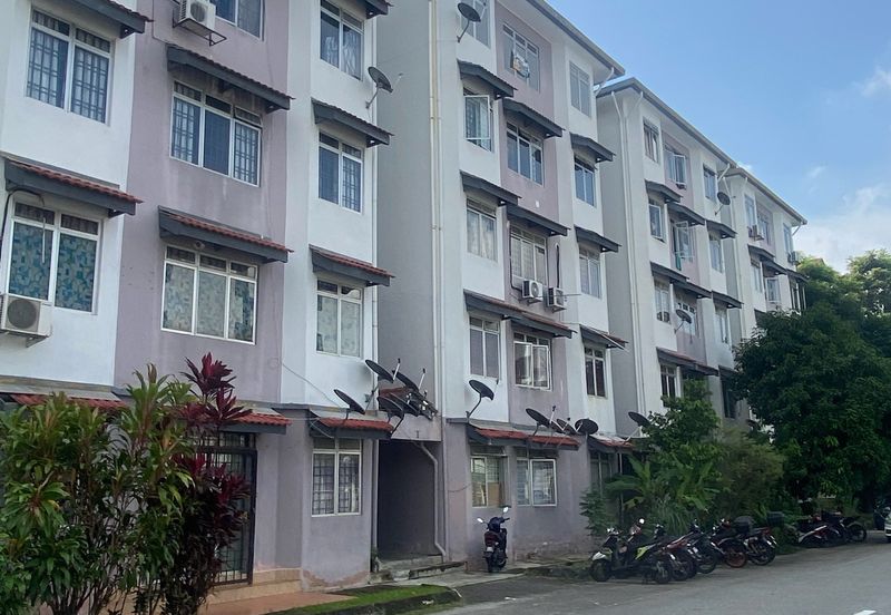 APARTMENT CAMELIA COURT (NILAI IMPIAN)