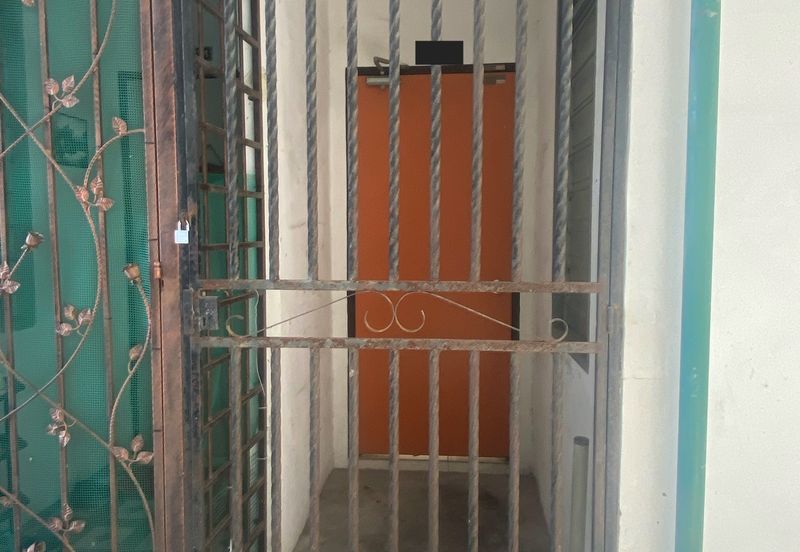 APARTMENT CAMELIA COURT (NILAI IMPIAN)