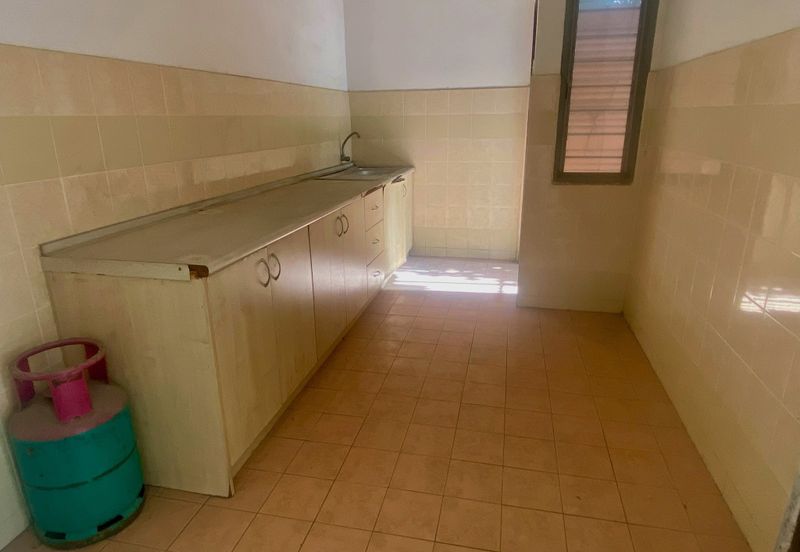 APARTMENT CAMELIA COURT (NILAI IMPIAN)