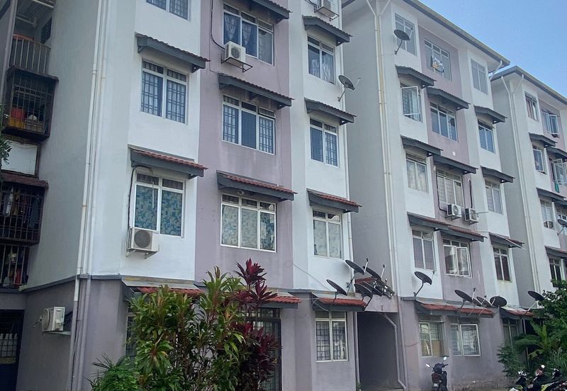 APARTMENT CAMELIA COURT (NILAI IMPIAN)