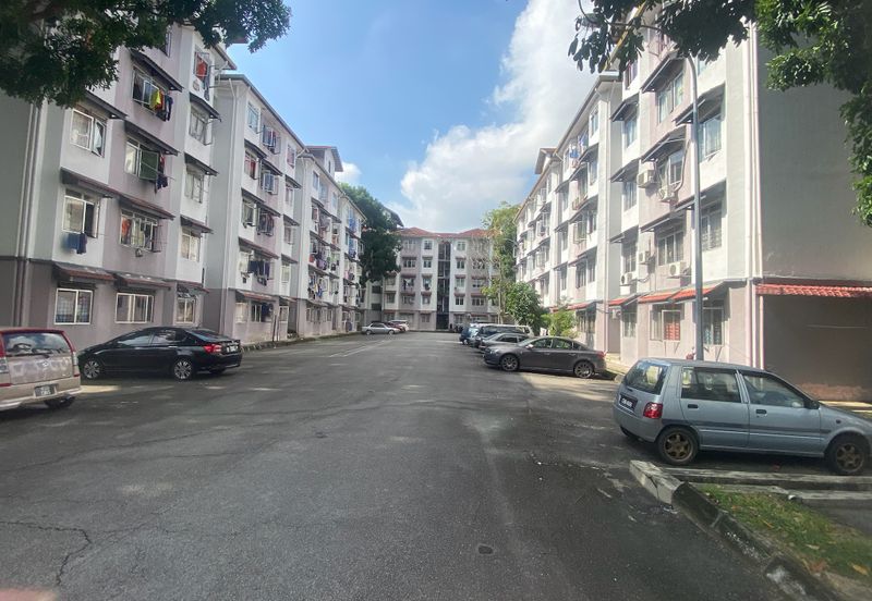 APARTMENT CAMELIA COURT (NILAI IMPIAN)