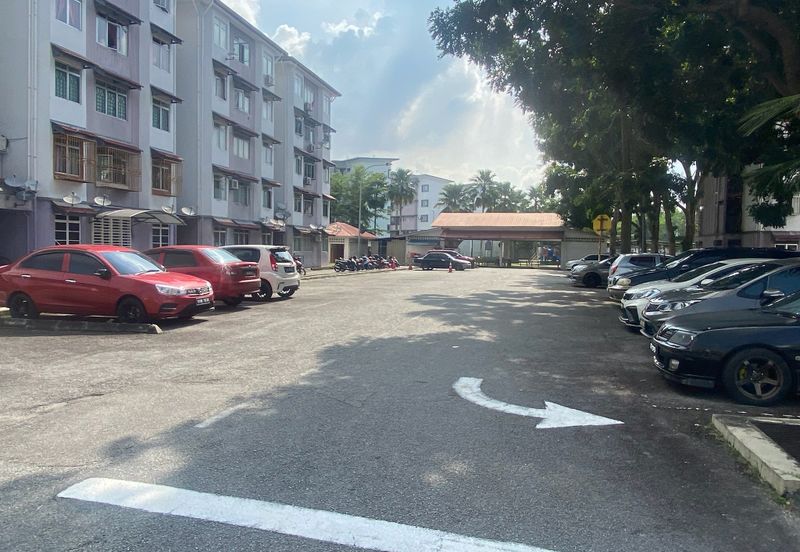 APARTMENT CAMELIA COURT (NILAI IMPIAN)