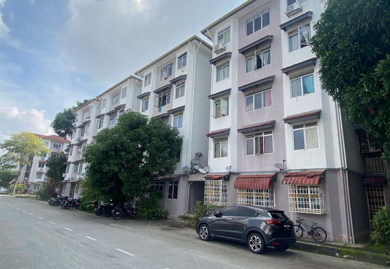 APARTMENT CAMELIA COURT (NILAI IMPIAN)