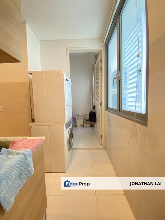 High Floor and Well Maintained, Kuala Lumpur, Damansara