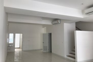 Parkfield Residences, Tropicana Heights