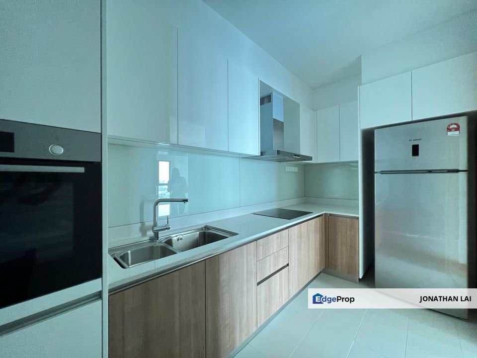 Practical Layout 3 + 1 Rooms High Floor Unblocked View, Selangor, Petaling Jaya