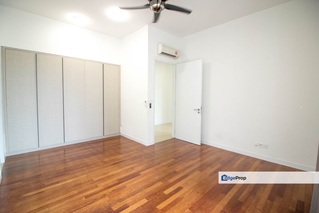 Partly Furnished and High Floor, Kuala Lumpur, Mont Kiara