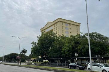 FREEHOLD Commercial Complex at Prime Location