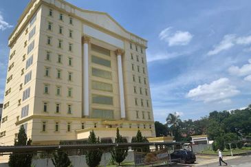 FREEHOLD Commercial Complex at Prime Location