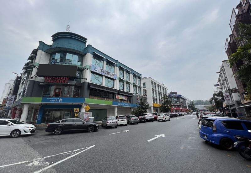 ROI ABOVE 4 % | FREEHOLD | CORNER | NEAR TO LRT | FRONTING MAIN ROAD