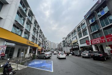 ROI ABOVE 4 % | FREEHOLD | CORNER | NEAR TO LRT | FRONTING MAIN ROAD
