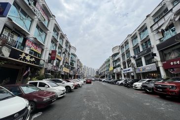 ROI ABOVE 4 % | FREEHOLD | CORNER | NEAR TO LRT | FRONTING MAIN ROAD