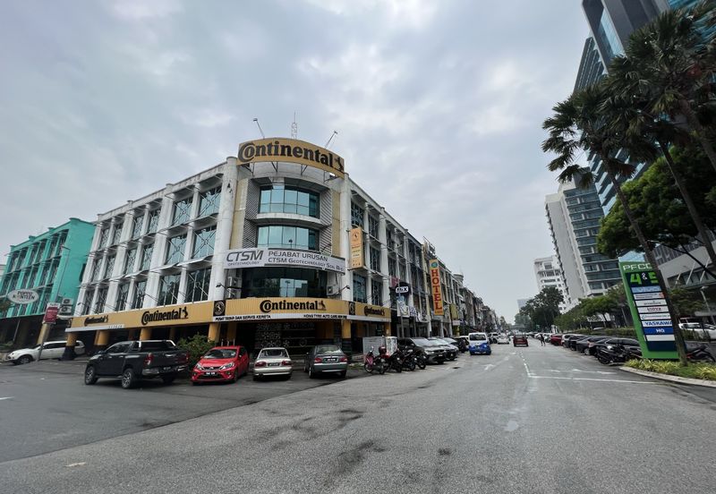 ROI ABOVE 4 % | FREEHOLD | CORNER | NEAR TO LRT | FRONTING MAIN ROAD