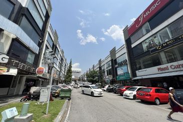 Pusat Perdagangan Seri Kembangan