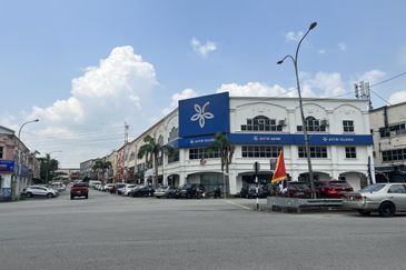 Pusat Perdagangan Seri Kembangan