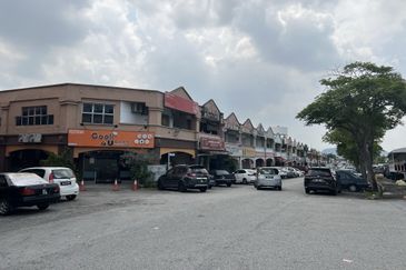 Pusat Perdagangan Seri Kembangan