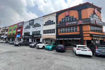 Pusat Perdagangan Seri Kembangan