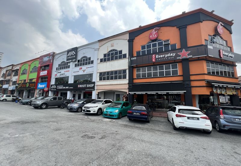 Pusat Perdagangan Seri Kembangan
