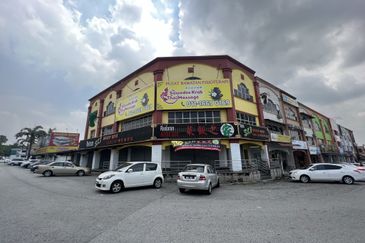 Pusat Perdagangan Seri Kembangan