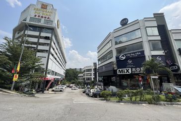 Pusat Perdagangan Seri Kembangan