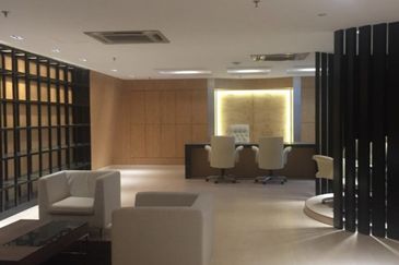 6 Sty Commercial Building in PJ For Sale