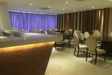 6 Sty Commercial Building in PJ For Sale