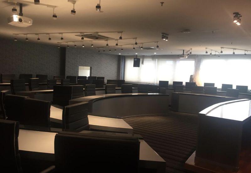 6 Sty Commercial Building in PJ For Sale