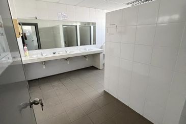 Section 19@Petaling Jaya,Selangor,3 Storey Office/Warehouse