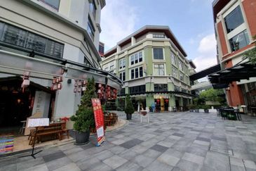 Plaza Arkadia@Desa ParkCity,KL,Freehold Nego Fully Furnished Office