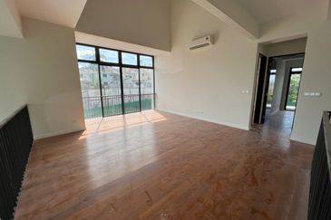 Alstonia Hilltop Bukit Raham Putra