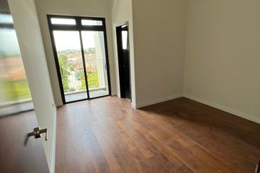 Alstonia Hilltop Bukit Raham Putra