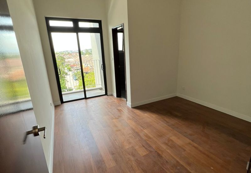 Alstonia Hilltop Bukit Raham Putra