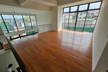 Alstonia Hilltop Bukit Raham Putra