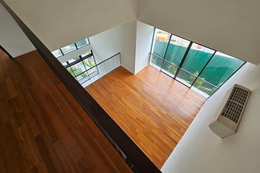 Alstonia Hilltop Bukit Raham Putra