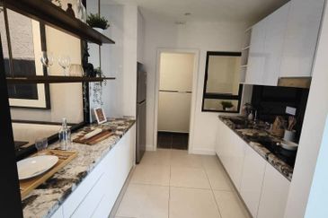 Alora Residences@Subang Jaya New Freehold Partly Furnished Condo