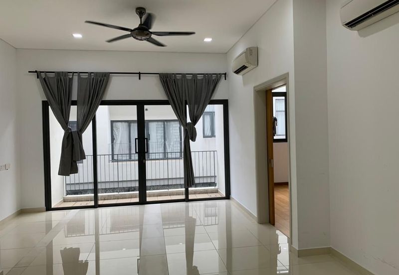 Plaza Arkadia@Desa ParkCity,Partly Furnished Unit