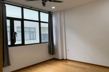 Plaza Arkadia@Desa ParkCity,Partly Furnished Unit