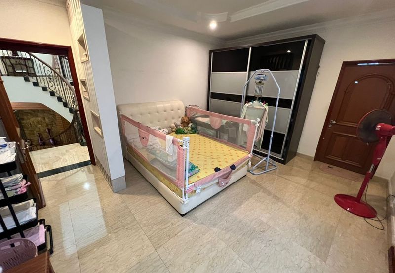 Sierramas (Sierramas East)