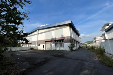 Taman Platinum Rawang @ Country Home, 3 Sty Semi-D Factory For Sale