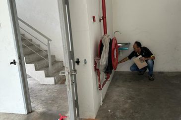 Taman Platinum Rawang @ Country Home, 3 Sty Semi-D Factory For Sale