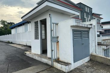 Taman Platinum Rawang @ Country Home, 3 Sty Semi-D Factory For Sale