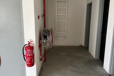 Taman Platinum Rawang @ Country Home, 3 Sty Semi-D Factory For Sale