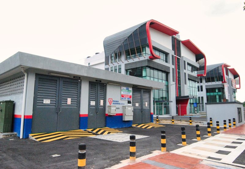 Auto Park City @Detached Factory For Rent 