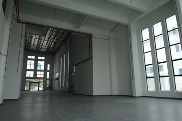 Auto Park City @Detached Factory For Rent 
