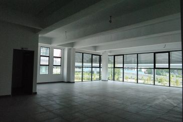 Auto Park City @Detached Factory For Rent 