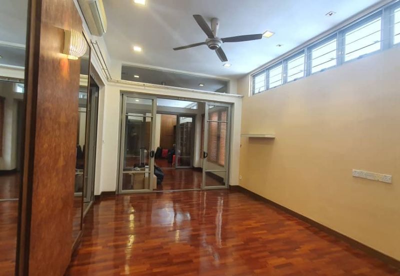 Bukit Jelutong, Shah Alam @ 2 Sty Semi D Connected House For Sale