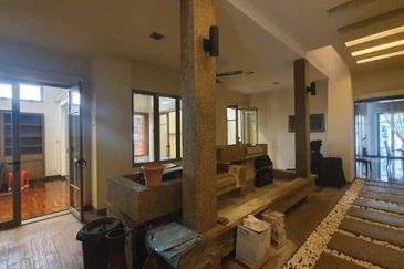 Bukit Jelutong, Shah Alam @ 2 Sty Semi D Connected House For Sale